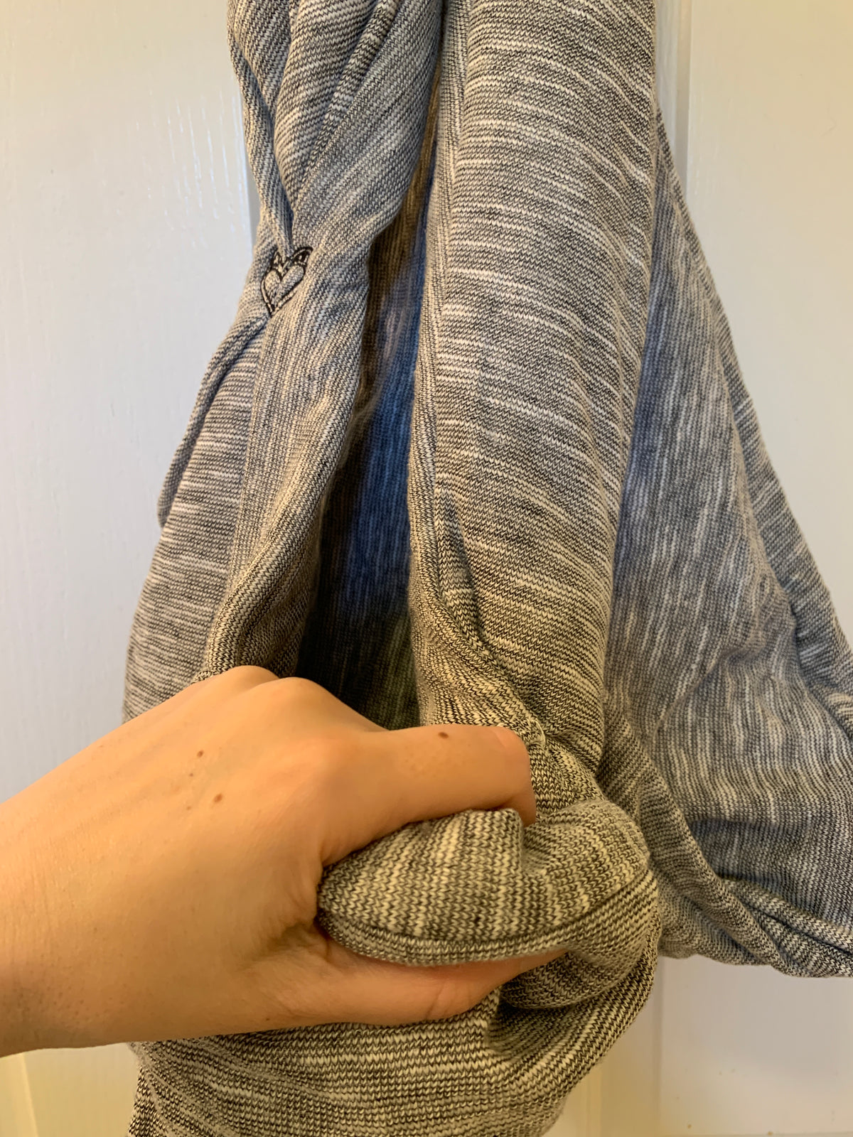 Fully padded pouch sling